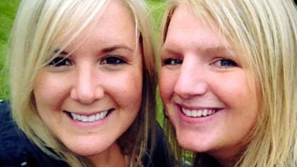 Carrie Parsons--Las Vegas concert victim w friend Laura Cooper KOMO eoj.jpg Carrie Parsons--Las Vegas concert victim w friend Laura Cooper KOMO eoj.jpg