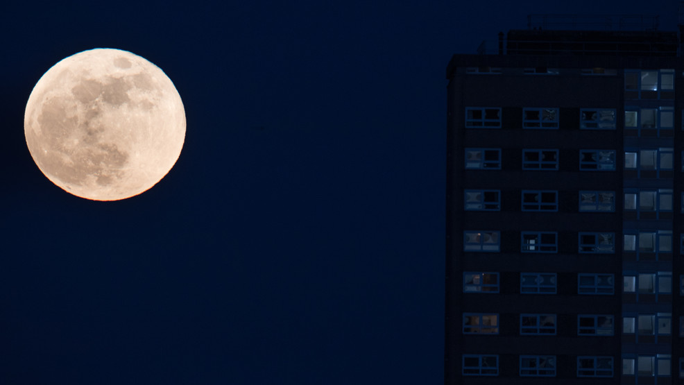 Blue Moon To Appear In The Sky On Halloween Night Kjzz