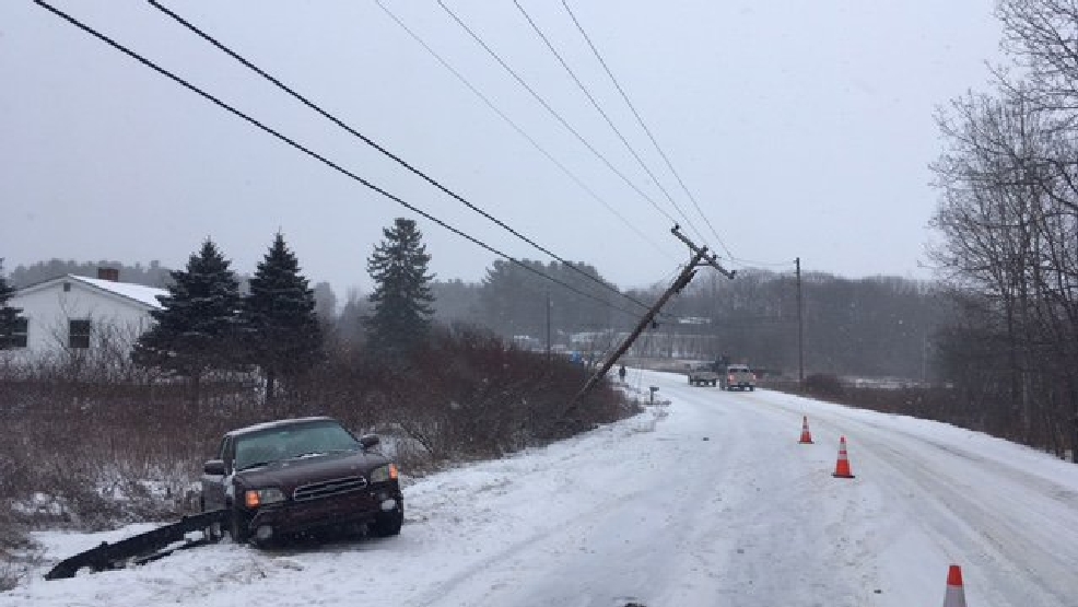 Car crashes into telephone pole in Topsham WPFO