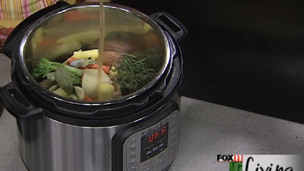 Chicken Broth in Slow Cooker WLUK