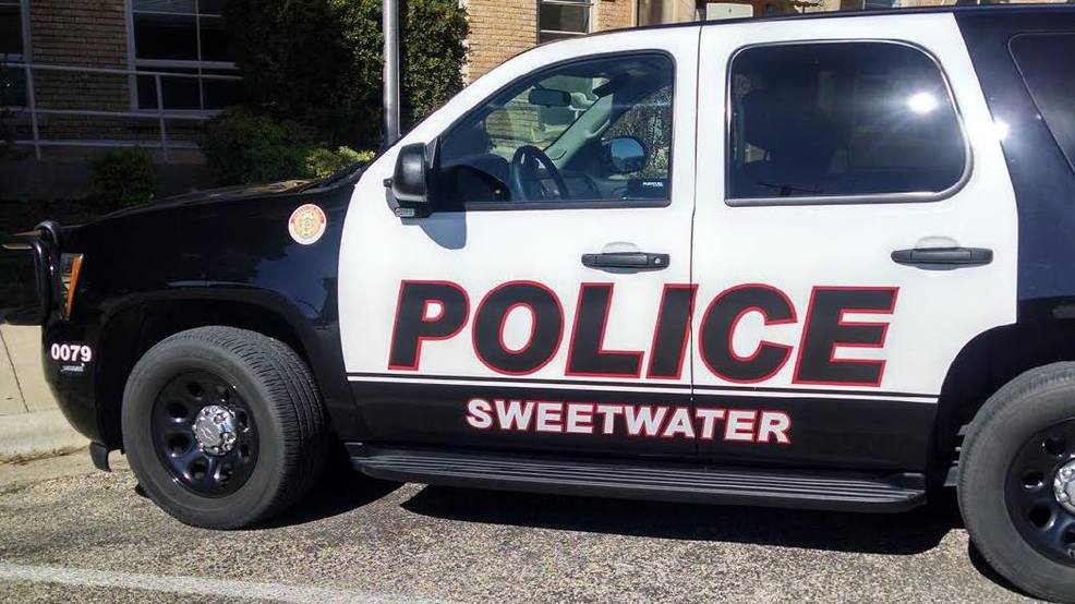 Sweetwater police warn people not to gather in crowds of more than 10