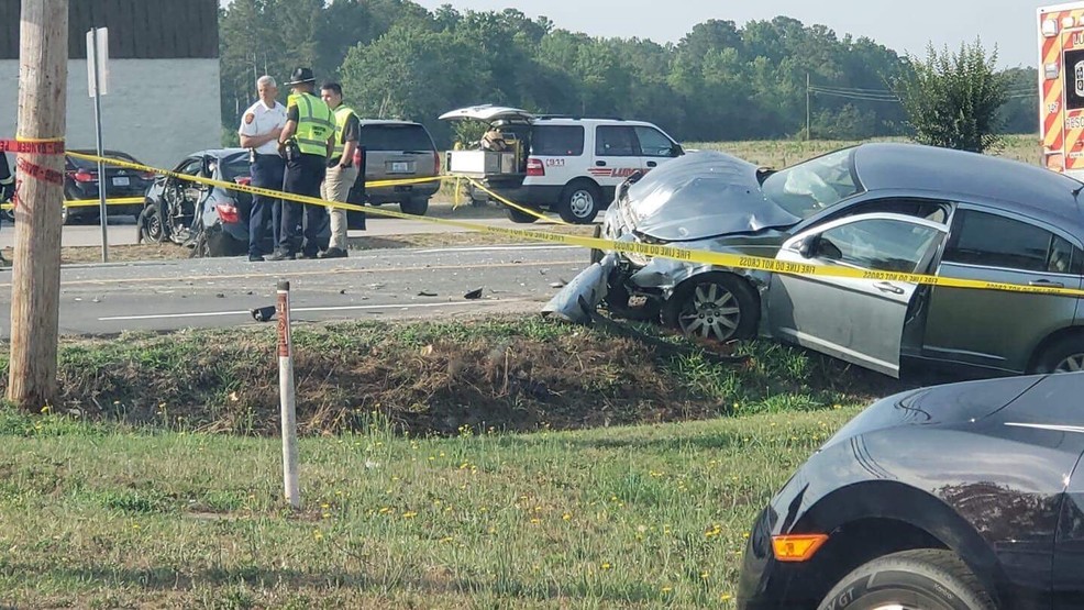 Police investigating deadly crash in Lumberton WPDE