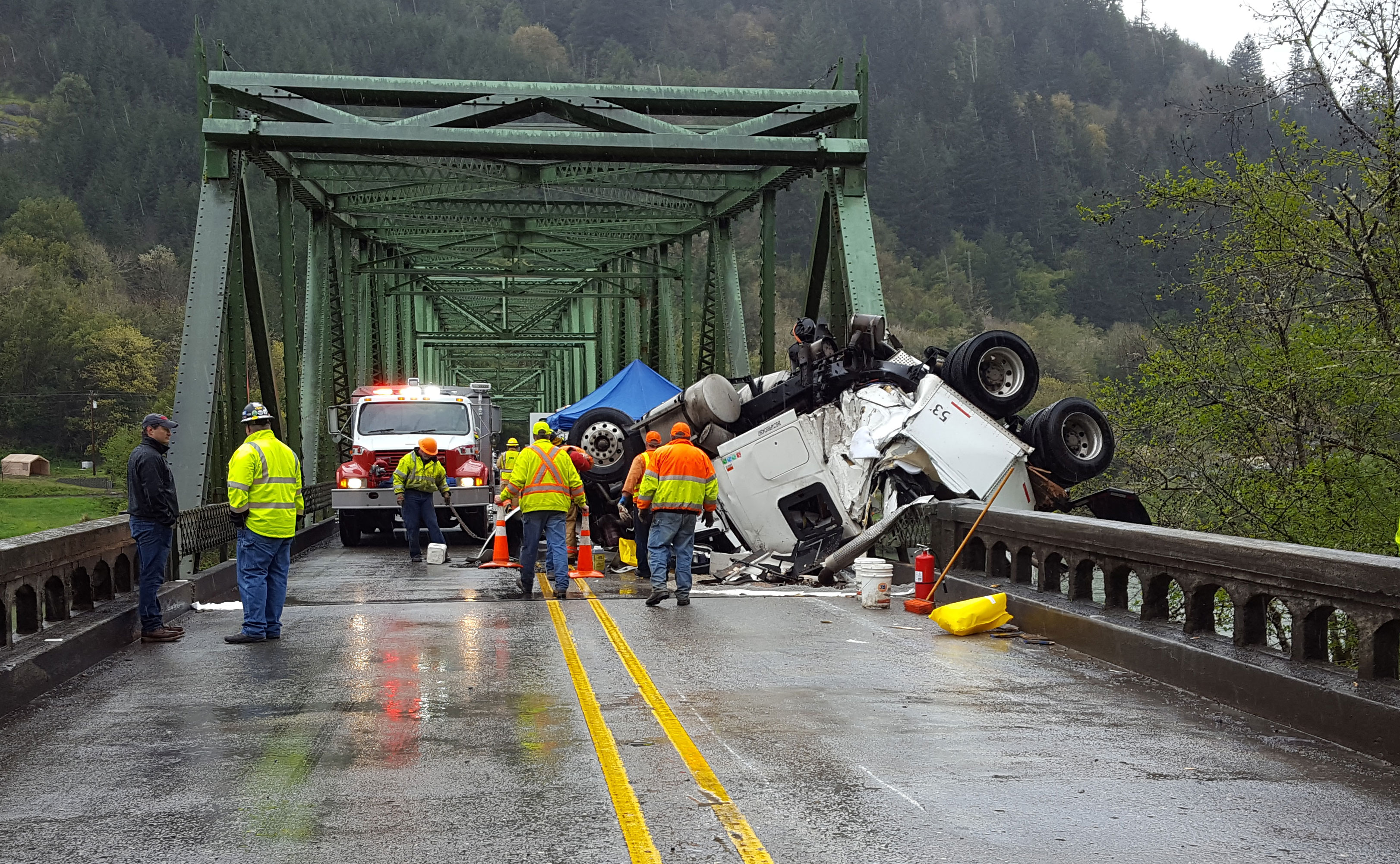 Scottsburg Bridge closed through weekend; crash put wooden pallets