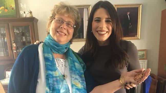 Making a Difference: Woman who helps kids fighting cancer receives Jefferson Award