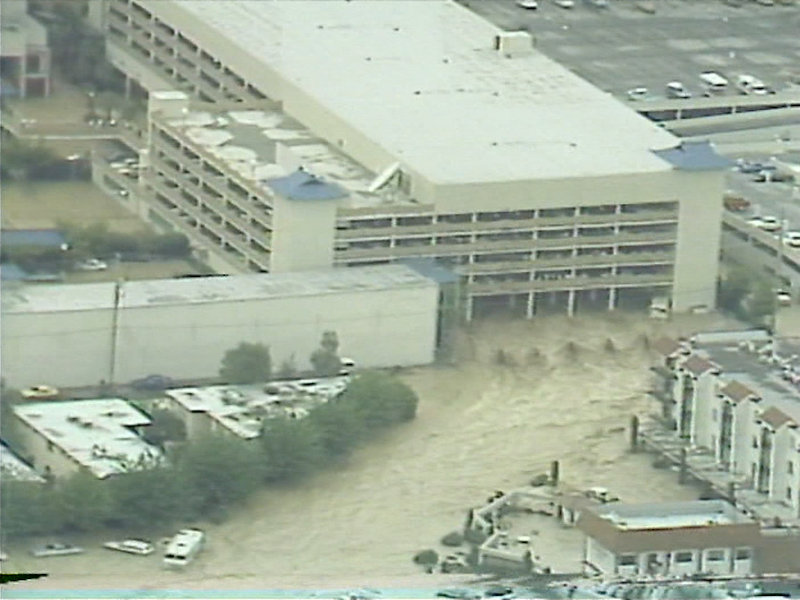 VIDEO VAULT | Severe flooding hits Flamingo Wash near Las Vegas Strip